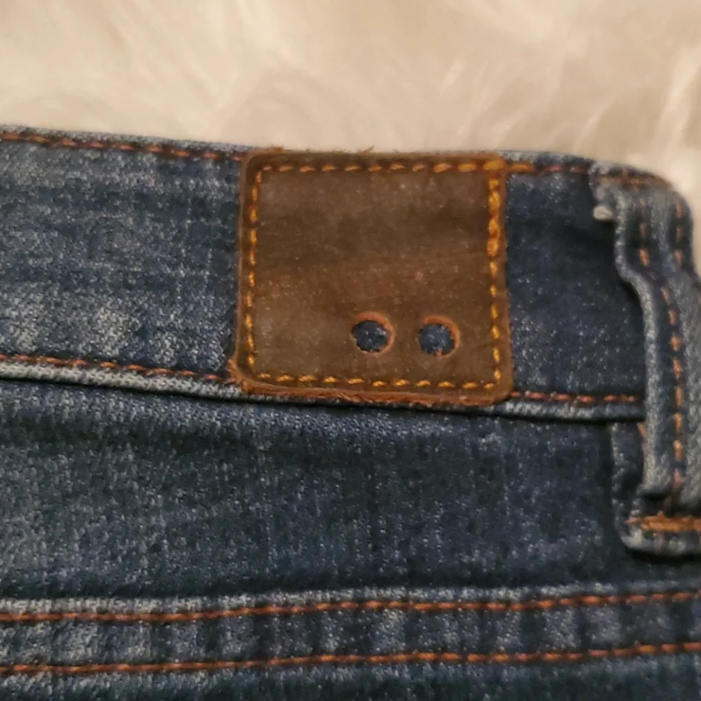 Life in Progress distressed cropped jeans size 27